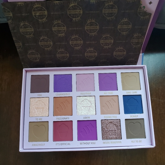 Moira cosmetics eyeshadow palette - Picture 3 of 7